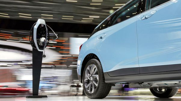 China's electric vehicle market to see sales rebound next year, execs say China's electric vehicle market to see sales rebound next year, execs say