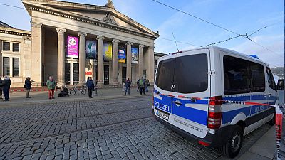 Thieves grab jewels, treasures worth 'up to a billion euros' in Dresden Thieves grab jewels, treasures worth 'up to a billion euros' in Dresden