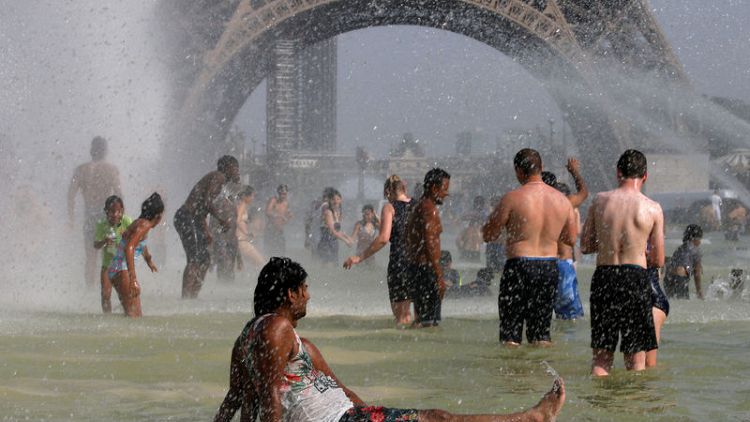 Paris to expand district cooling network as global warming boosts aircon