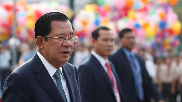 In reversal, Cambodia's Hun Sen offers U.S. new 'bond of friendship' In reversal, Cambodia's Hun Sen offers U.S. new 'bond of friendship'