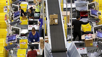 Top U.S. retailers absorb tariff pressure ahead of holiday shopping season Top U.S. retailers absorb tariff pressure ahead of holiday shopping season