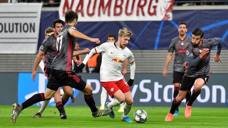 Forsberg double sends Leipzig into knockout stage