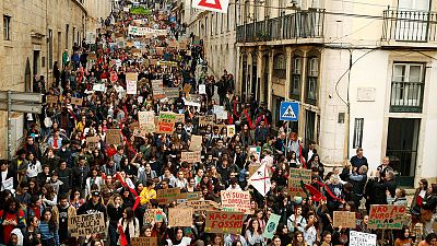 Portugal's students march for climate as Greta visit delayed