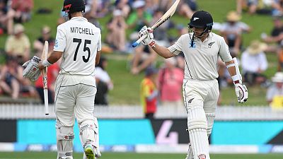 Watling thwarts England again as New Zealand reach 248-5 at lunch