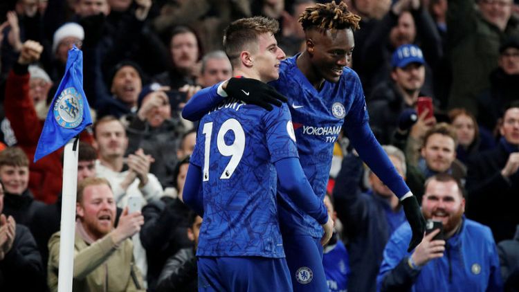 Abraham return helps Chelsea beat Villa