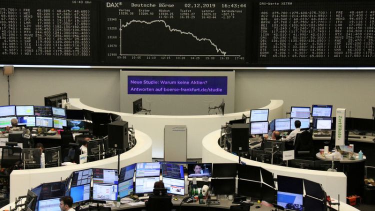 European shares steady on mixed trade signals, luxury stocks steal show