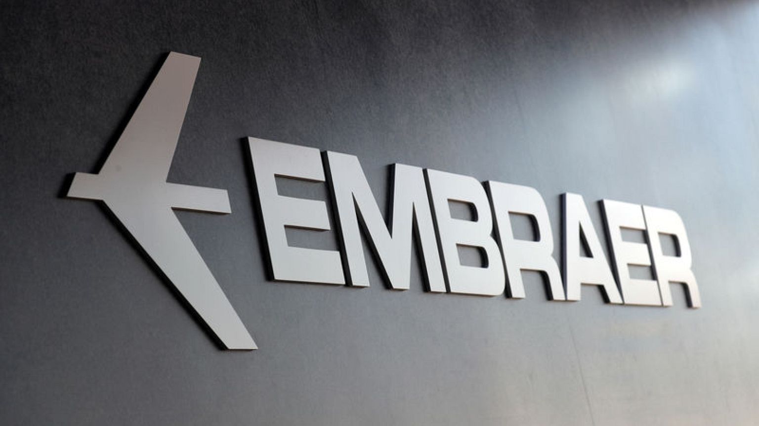 Embraer investor wants EU to block 'killer' Boeing deal