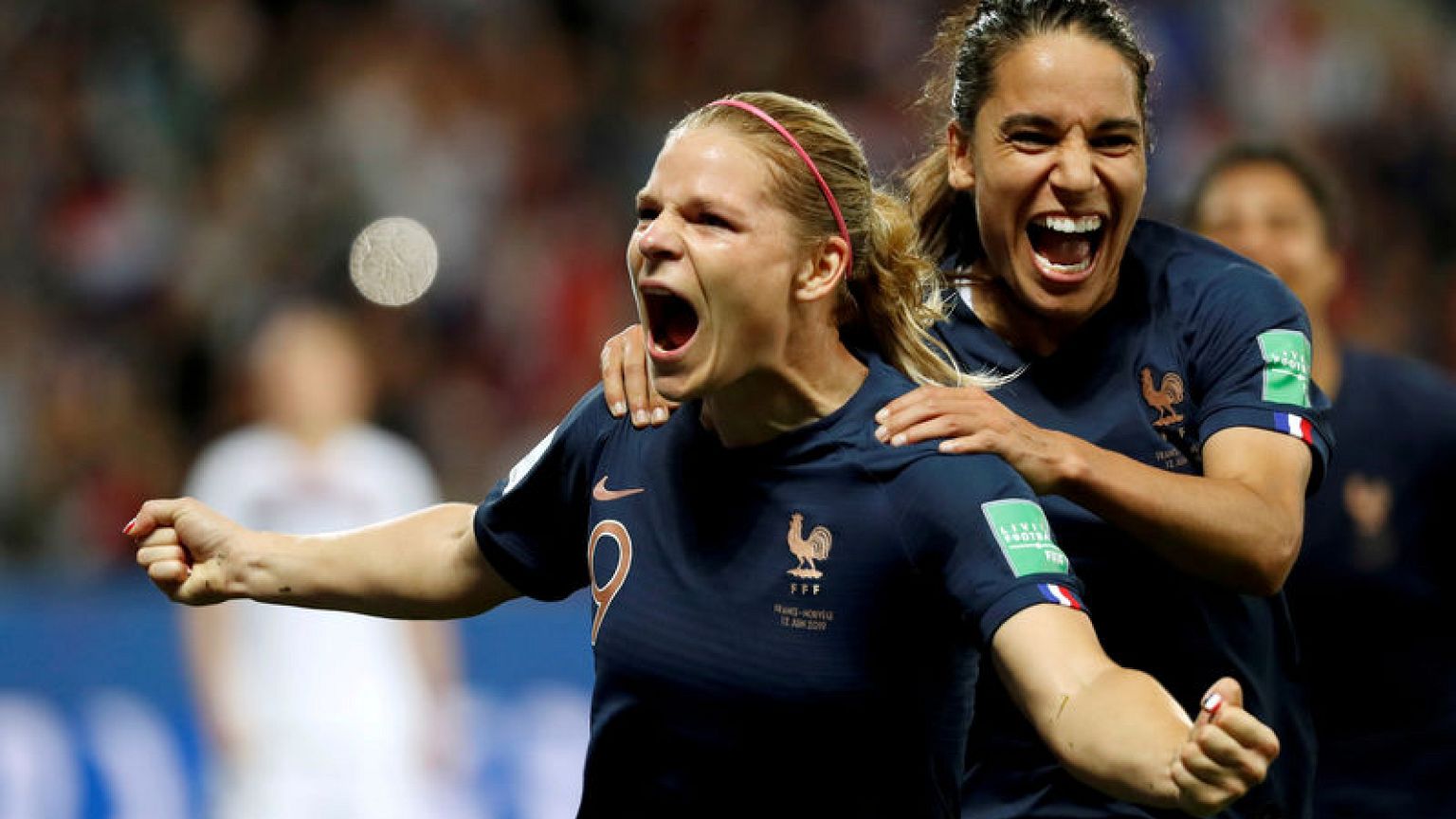 Selection worries spur on Le Sommer as she closes in on greatness