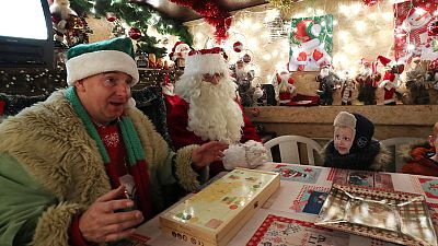 Belgian man decks out his garden with 25,000 Christmas lights Belgian man decks out his garden with 25,000 Christmas lights