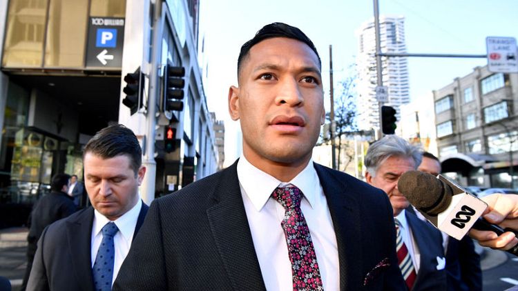 Rugby Australia backs CEO Castle amid criticism over Folau case