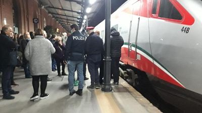 Coronavirus:psicosi Lecce,treno bloccato Coronavirus:psicosi Lecce,treno bloccato