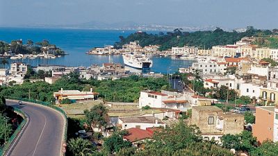 Ischia, stop turisti lombardi e veneti Ischia, stop turisti lombardi e veneti