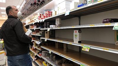 Coronavirus: a Milano code a supermarket Coronavirus: a Milano code a supermarket