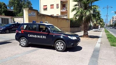 Tenta di uccidere il compagno, arrestata Tenta di uccidere il compagno, arrestata