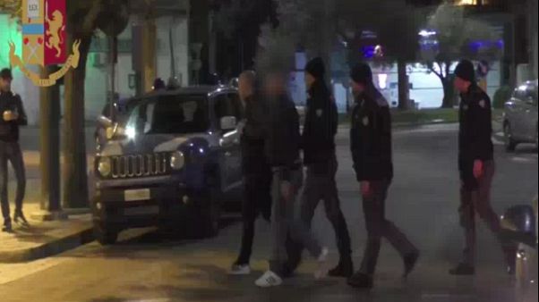 Mafia: maxi-operazione a Lecce, arresti Mafia: maxi-operazione a Lecce, arresti
