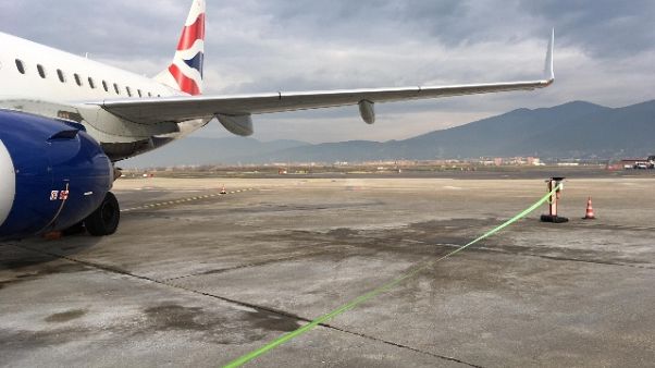 Aeroporto Firenze, disagi per il vento Aeroporto Firenze, disagi per il vento