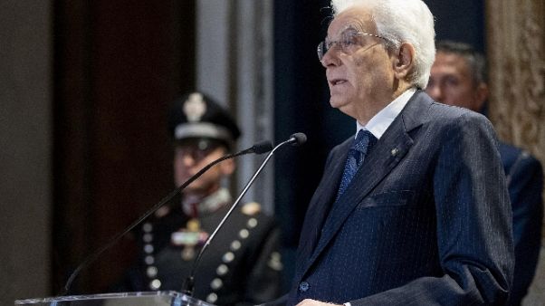 Mattarella, basta paure irrazionali Mattarella, basta paure irrazionali