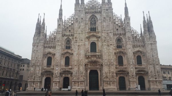 Duomo Milano riapre con molte cautele Duomo Milano riapre con molte cautele