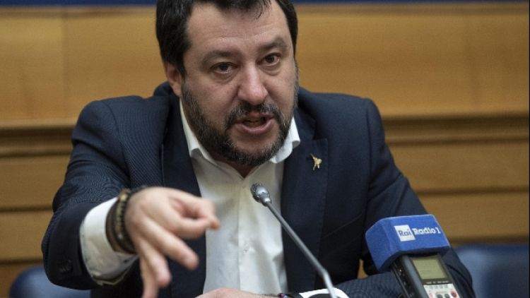 Salvini, sto col carabiniere aggredito