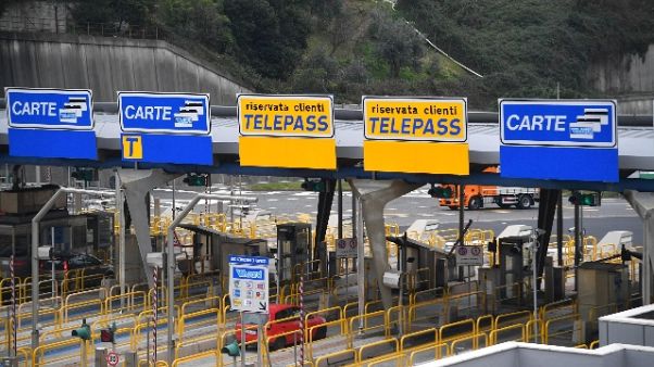 Sull'A3 senza pagare, 7 mesi carcere Sull'A3 senza pagare, 7 mesi carcere