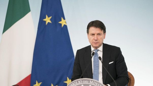 Conte, lavoriamo ad aiuti per famiglie Conte, lavoriamo ad aiuti per famiglie