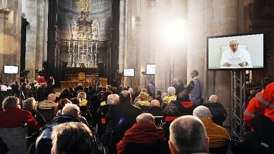 Papa: Angelus e udienza solo in video Papa: Angelus e udienza solo in video