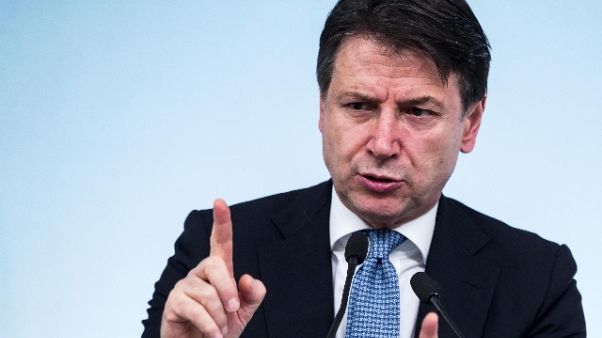 Conte, 500 apparecchi terapia intensiva Conte, 500 apparecchi terapia intensiva