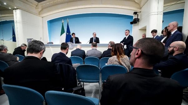 Conte,bar-ristoranti aperti fino alle 18 Conte,bar-ristoranti aperti fino alle 18