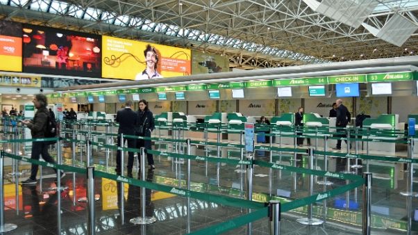 Coronavirus:Enac, tutti aeroporti aperti Coronavirus:Enac, tutti aeroporti aperti