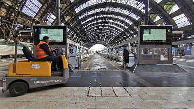 In Centrale a Milano poche partenze In Centrale a Milano poche partenze
