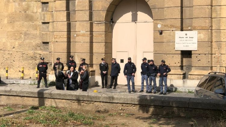 Tentativo evasione dal carcere Palermo