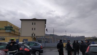 Carceri: a Spezia detenuti in rivolta