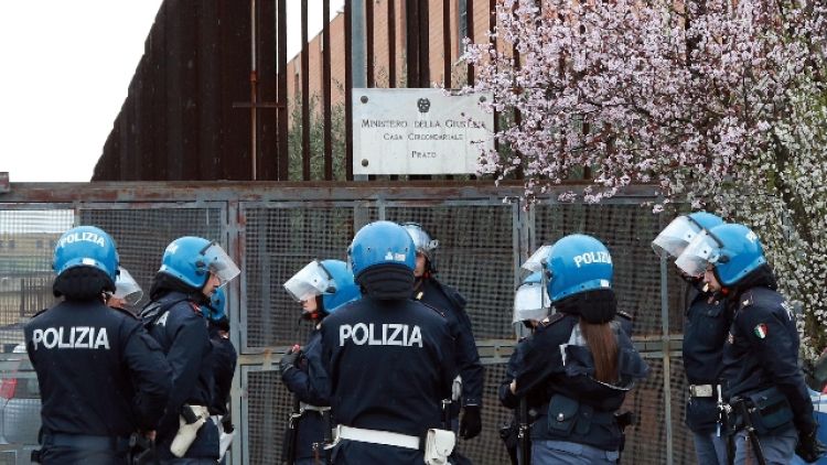 Sta rientrando protesta in carcere Prato