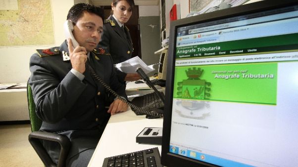 Fisco: sequestro 800mila euro ex notaio Fisco: sequestro 800mila euro ex notaio