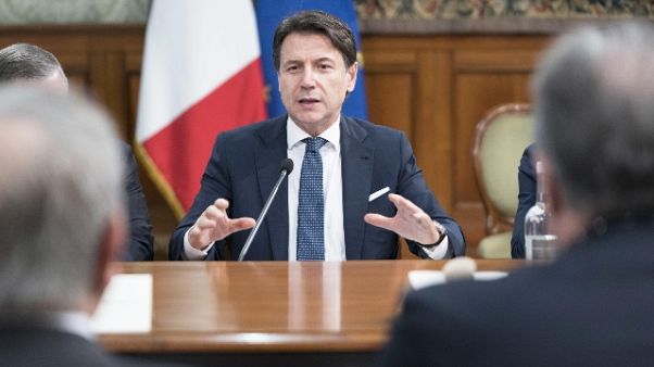 Conte, aspettiamo richieste Fontana Conte, aspettiamo richieste Fontana