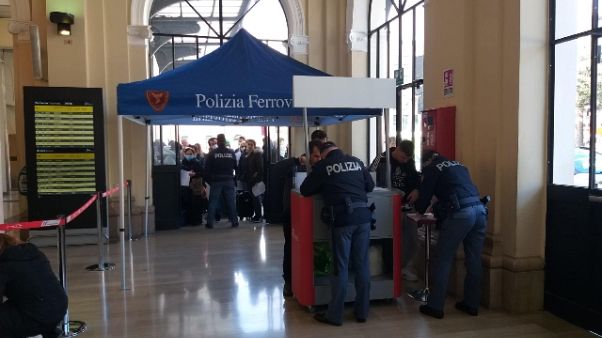 Bologna rallenta, chiusi molti negozi Bologna rallenta, chiusi molti negozi