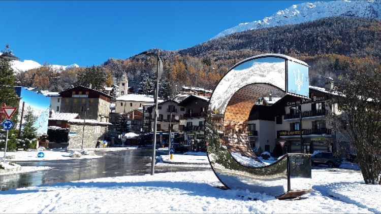 Sindaco Courmayeur, non residenti a casa