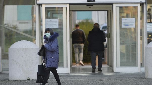E' in isolamento ma passeggia,denunciato E' in isolamento ma passeggia,denunciato