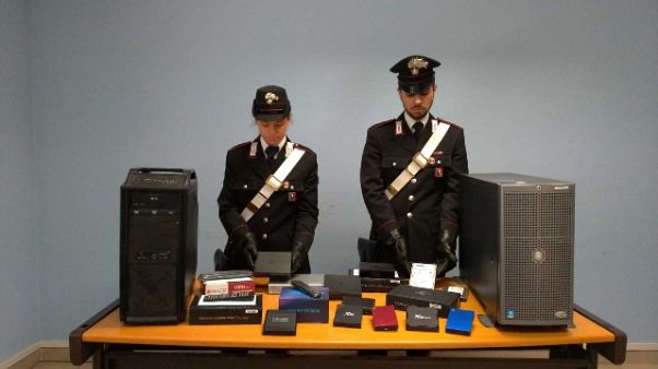 Abbonamenti illeciti a pay tv, 15 denunciati nel Torinese Abbonamenti illeciti a pay tv, 15 denunciati nel Torinese