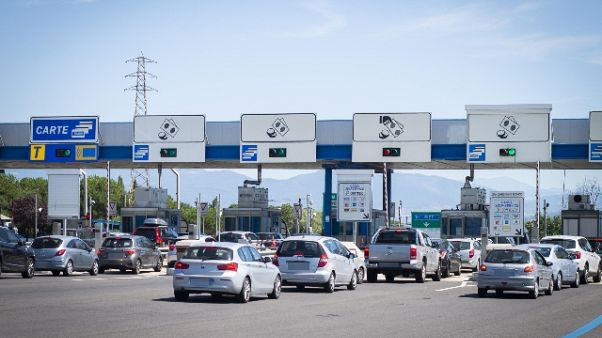 Bozza, slitta di 3 mesi revisione auto Bozza, slitta di 3 mesi revisione auto