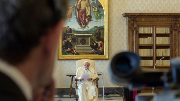 Papa, 'sacerdoti non sono don Abbondio' Papa, 'sacerdoti non sono don Abbondio'