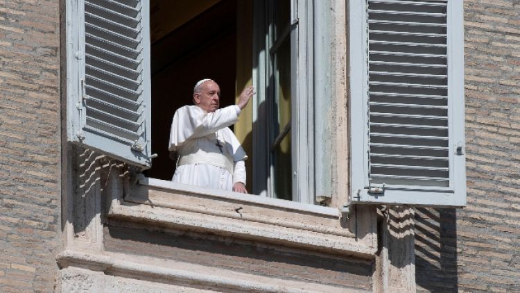 Papa esce, e prega in 2 chiese di Roma