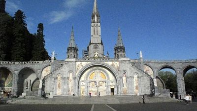 Coronavirus: chiude anche Lourdes Coronavirus: chiude anche Lourdes
