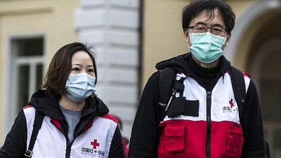 Medici cinesi, nemico si può sconfiggere Medici cinesi, nemico si può sconfiggere