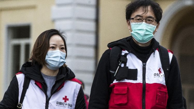 Medici cinesi, nemico si può sconfiggere