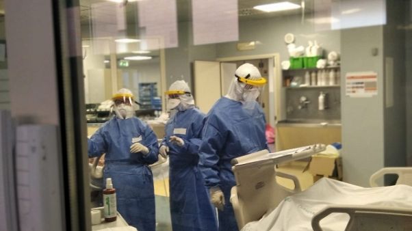 Coronavirus: 103 nuovi casi,581 positivi Coronavirus: 103 nuovi casi,581 positivi
