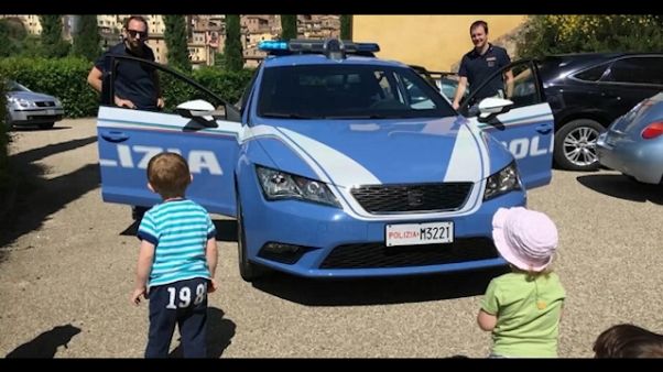 Bimba chiama Polizia, siete meravigliosi Bimba chiama Polizia, siete meravigliosi