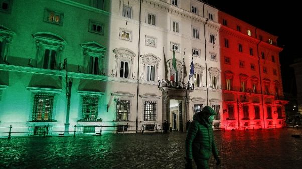 Bozza dl, previste multe e stop attività Bozza dl, previste multe e stop attività