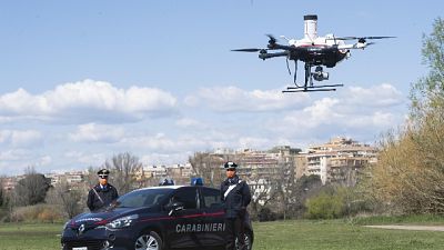 Drone dei Carabinieri su Scampia Drone dei Carabinieri su Scampia