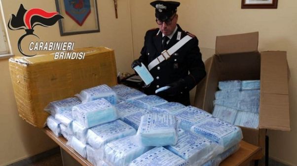 Ordinano mascherine e poi rapinano Ordinano mascherine e poi rapinano